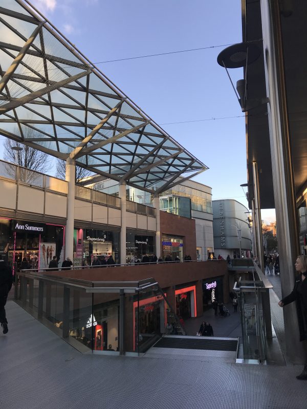 Onde fazer compras em&nbsp;Liverpool?