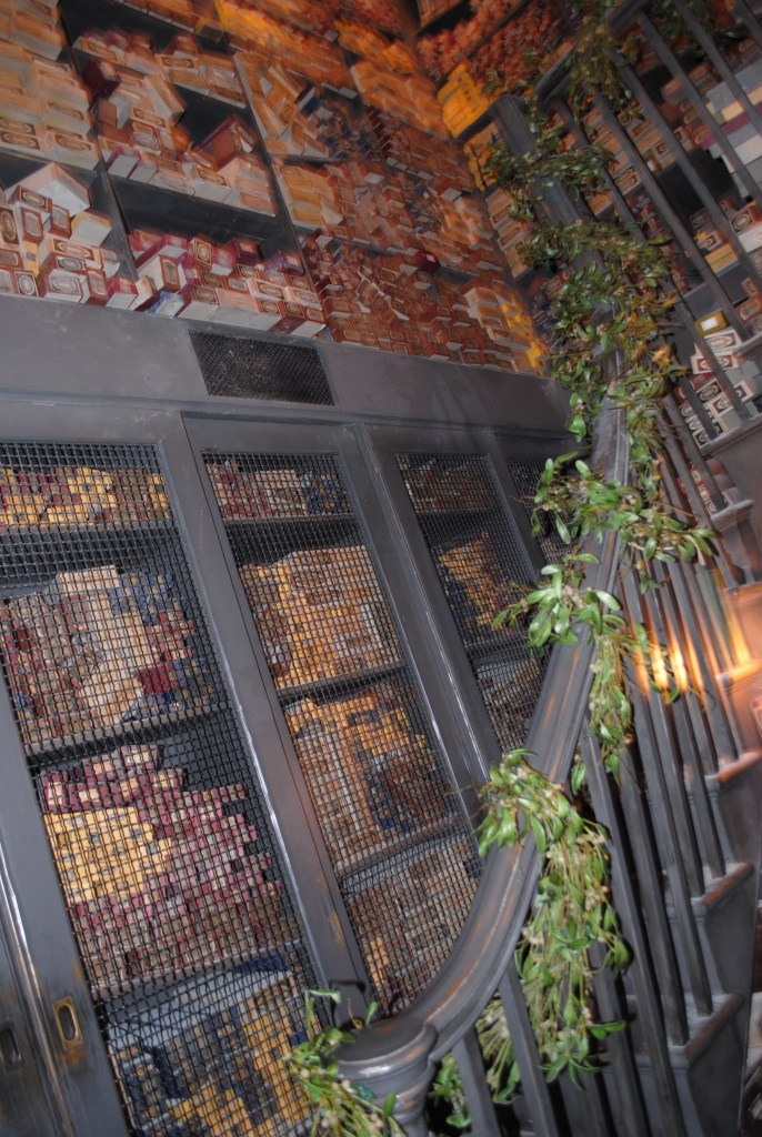 Ollivanders (com decoração de Natal)