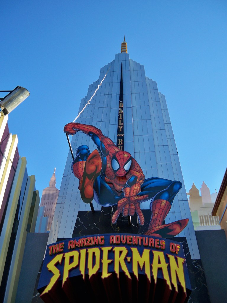 o prédio que abriga The Amazing Adventures of Spider-Man