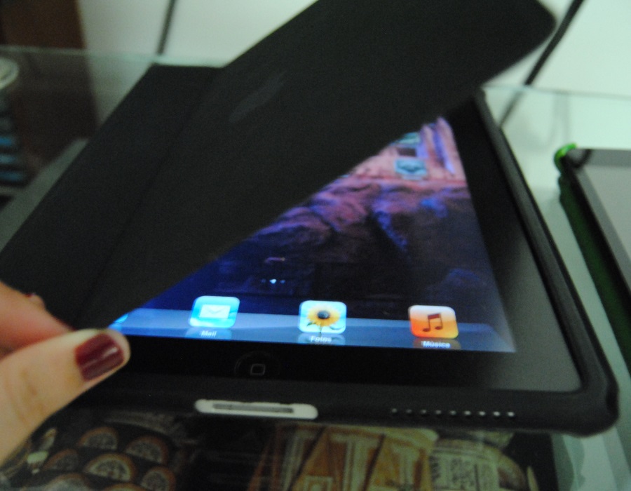 a capa emborrachada da Apple: eu não entendo porquê eles pararam de fazer essas capas pros iPads em seus diversos modelos